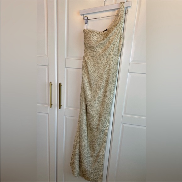 MARCIANO Cream Beaded Gown With Open Back & Slit Detail - Picture 3 of 8